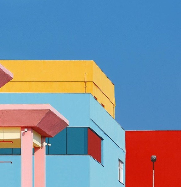 ساختمان رنگی
